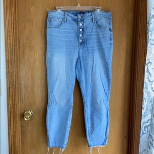 ✨Everything must go✨Gap curvy skinny ankle jeans